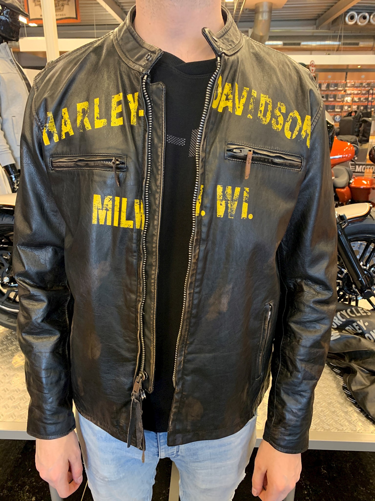 97006-18VM/000L - Harley-Davidson® Men's Forge Distressed Slim Fit